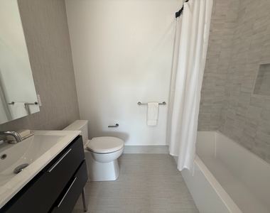 702 East 32nd Street - Photo Thumbnail 12