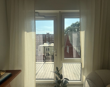 702 East 32nd Street - Photo Thumbnail 2