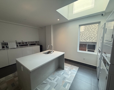 702 East 32nd Street - Photo Thumbnail 14