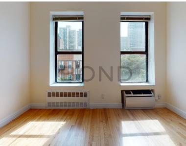 East 83rd Street - Photo Thumbnail 0