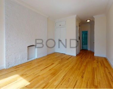 East 83rd Street - Photo Thumbnail 1