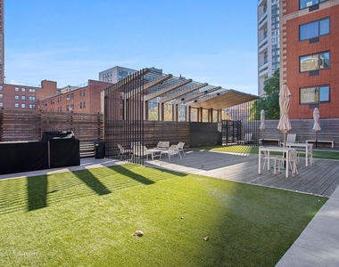 1325 Fifth Ave - Photo Thumbnail 8