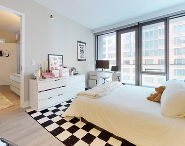 East 34th Street - Photo Thumbnail 14