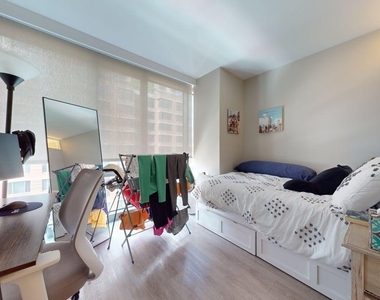 East 34th Street - Photo Thumbnail 5