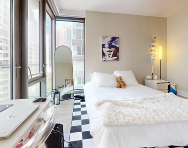 East 34th Street - Photo Thumbnail 12