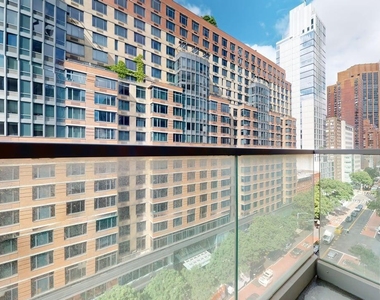 East 34th Street - Photo Thumbnail 2