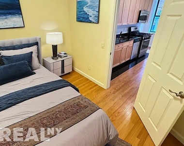 273 Mott St - Photo Thumbnail 4