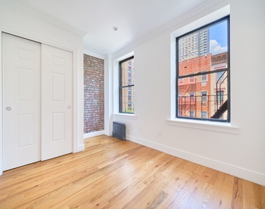 310 E 83rd Street - Photo Thumbnail 5