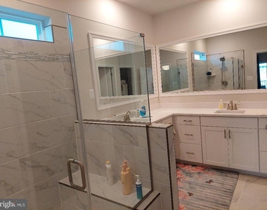 34257 Richmond Road - Photo Thumbnail 7