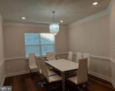 34257 Richmond Road - Photo Thumbnail 13