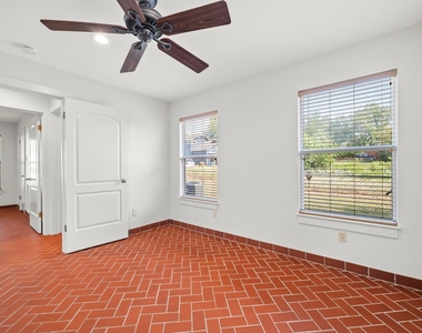 1601 West Ln - Photo Thumbnail 18