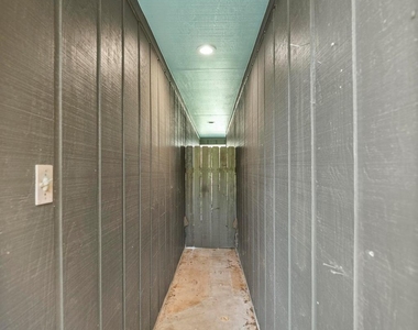 1601 West Ln - Photo Thumbnail 23