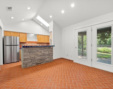 1601 West Ln - Photo Thumbnail 13