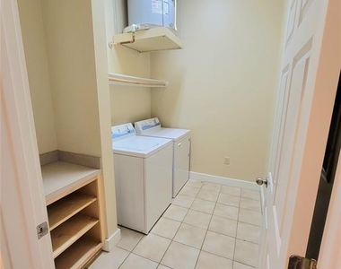 2315 Harborside Drive - Photo Thumbnail 4