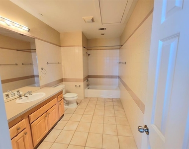 2315 Harborside Drive - Photo Thumbnail 10