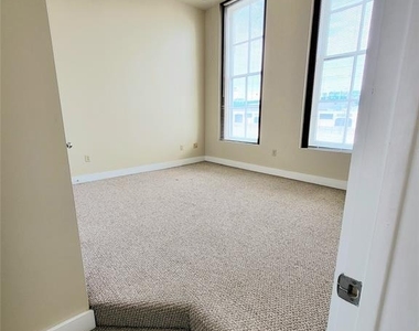 2315 Harborside Drive - Photo Thumbnail 7