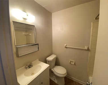 9425 Scott Street - Photo Thumbnail 10