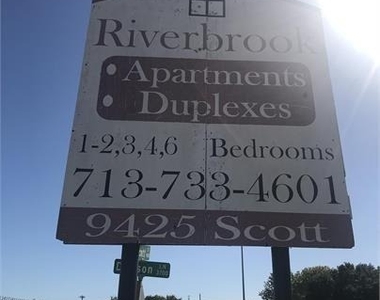9425 Scott Street - Photo Thumbnail 1