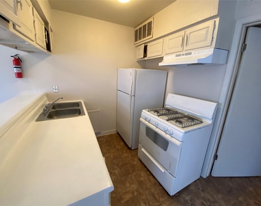 9425 Scott Street - Photo Thumbnail 7