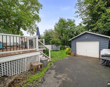 346 Walnut - Photo Thumbnail 20