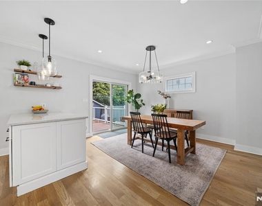 346 Walnut - Photo Thumbnail 10