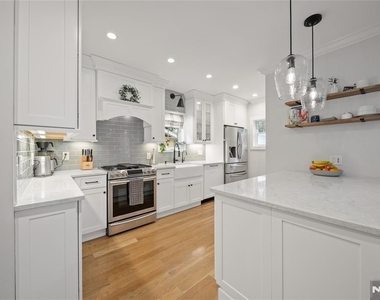 346 Walnut - Photo Thumbnail 8