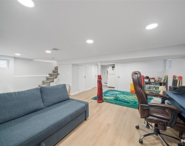 346 Walnut - Photo Thumbnail 17