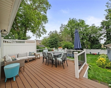 346 Walnut - Photo Thumbnail 19