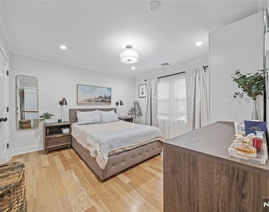 346 Walnut - Photo Thumbnail 12