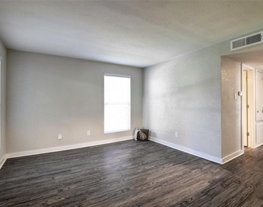 8787 Hammerly Blvd - Photo Thumbnail 5