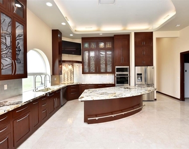 6602 Rohan Road - Photo Thumbnail 14