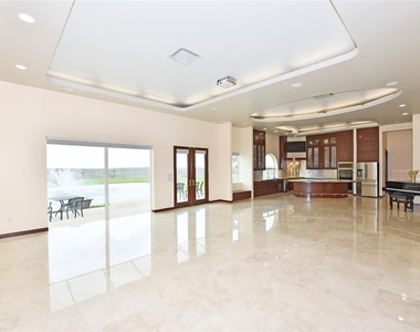 6602 Rohan Road - Photo Thumbnail 9