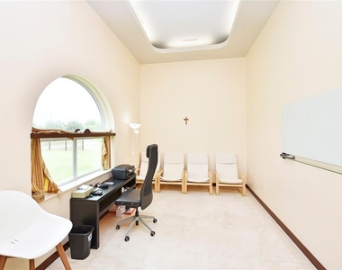 6602 Rohan Road - Photo Thumbnail 22