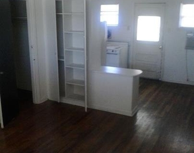 2403 Southmore Boulevard - Photo Thumbnail 2