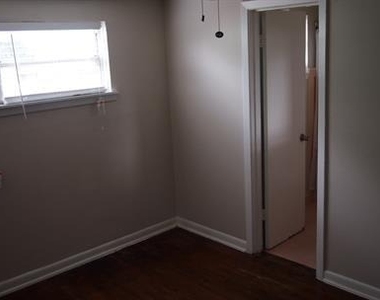 2403 Southmore Boulevard - Photo Thumbnail 10