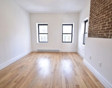 888 10th Avenue - Photo Thumbnail 3