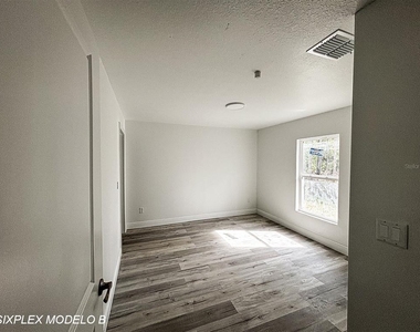 2201 Conway Drive - Photo Thumbnail 3