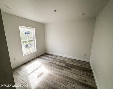 2201 Conway Drive - Photo Thumbnail 2