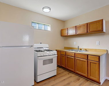 2621 Grant Avenue - Photo Thumbnail 15