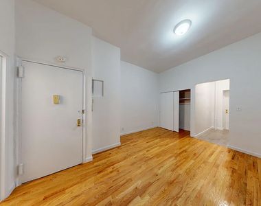 East 90th Street - Photo Thumbnail 4