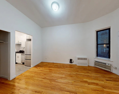 East 90th Street - Photo Thumbnail 3