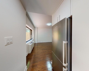 East 56th street  - Photo Thumbnail 4