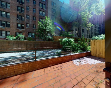 East 56th street  - Photo Thumbnail 0