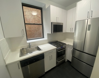 West 72nd Street - Photo Thumbnail 9