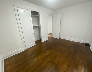 West 72nd Street - Photo Thumbnail 4