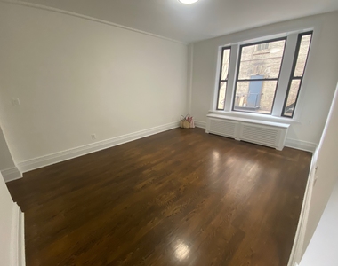 West 72nd Street - Photo Thumbnail 11