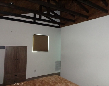 210 Wylerhorn Drive - Photo Thumbnail 36