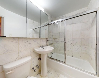 East 83rd Street - Photo Thumbnail 4