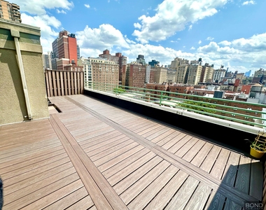 West 96th Street - Photo Thumbnail 0