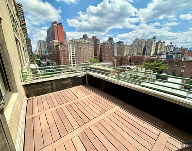 West 96th Street - Photo Thumbnail 4